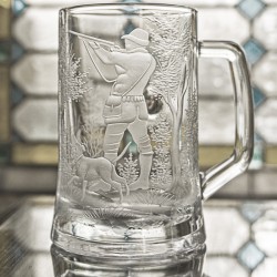 Geschenkidee-Bierkrug mit 3D Handgravur-Jäger- mit Projektil