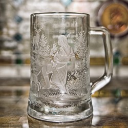 Jäger Geschenkidee-Bierkrug mit 3D Handgravur-Hubertus- und Geschoß