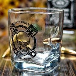 Schwarz Graviertes Rocker Whiskyglas für Motorradfahrer mit Kugel cal.308  und als Option Wunsch Name