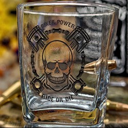 Schwarz Graviertes Rocker Whiskyglas für Motorradfahrer mit Kugel cal.308  und als Option Wunsch Name