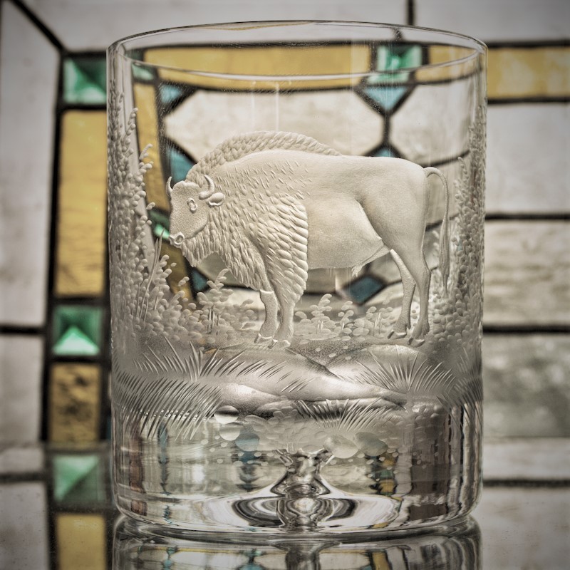Jägergeschenk JägerGlas mit 3D Handgravur- Motiv-Bison-und Projektil