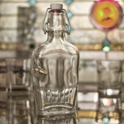 Whisky Glasflasche zum nachfühlen mit Projektil