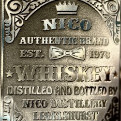 Whisky Flasche mit Kugel