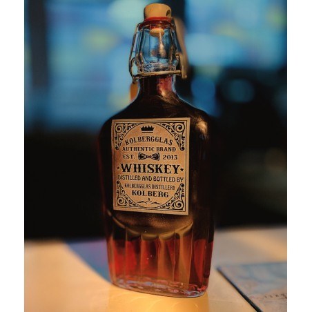 Whisky Glasflasche zum nachfühlen mit Persönlichen Label Gravur und Projektil Option