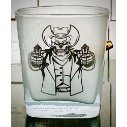 WhiskyGlas gefrostet mit Patrone und schwarz Gravur  Geschenkeidee für Männer