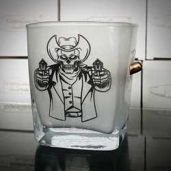 WhiskyGlas gefrostet mit Patrone und schwarz Gravur  Geschenkeidee für Männer