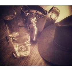 Männer Geschenk . Whisky Glas -The Last Gentleman- mit Projektil